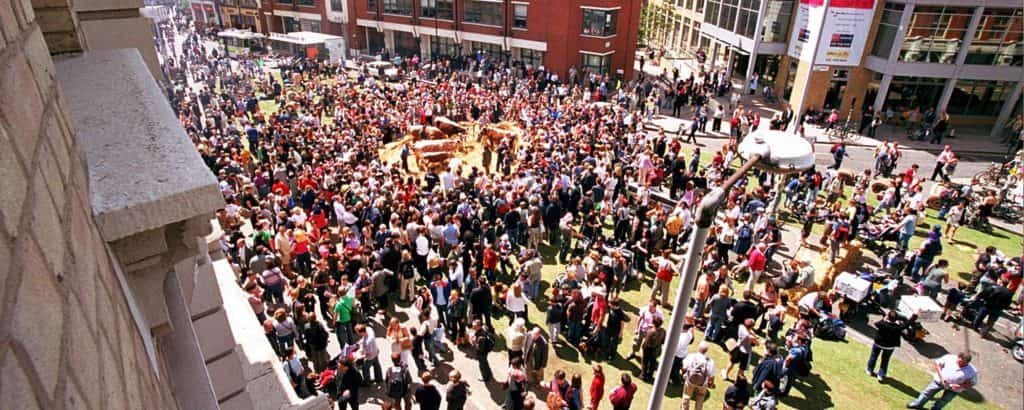 2004 Access